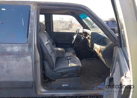 1992 Dodge Dakota z USA, uszkodzony, nr VIN 1B7GG23X3NS689901